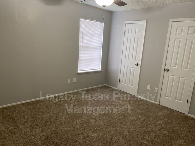 Building Photo - 1407 Courtney Pl