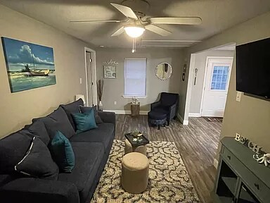 Building Photo - 313 Texas Ave