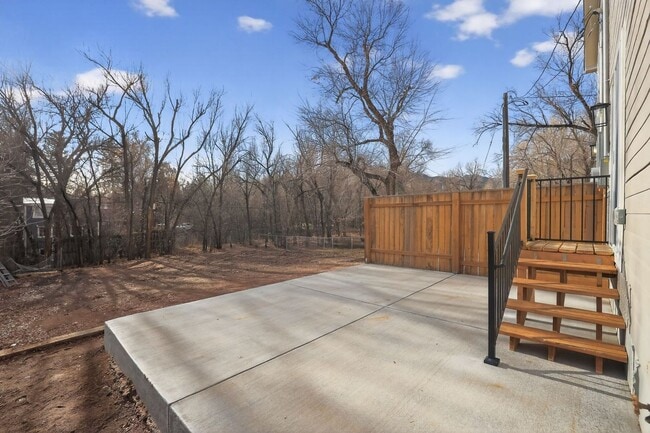 Building Photo - 227 Crestone Ave