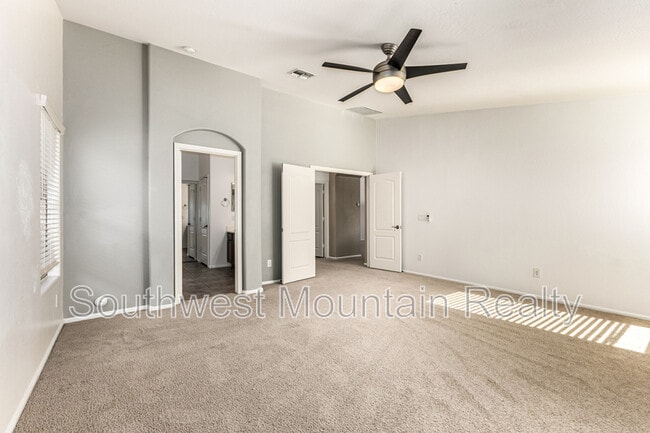 Building Photo - 38426 N Beverly Ave