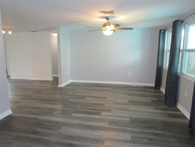 Building Photo - 7226 San Moritz Dr