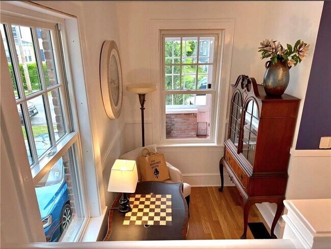 Building Photo - 21 Bedlow Ave
