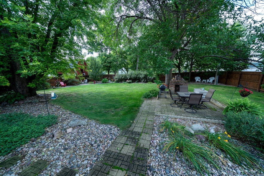 Backyard Fire Pit - 617 N Cedar St