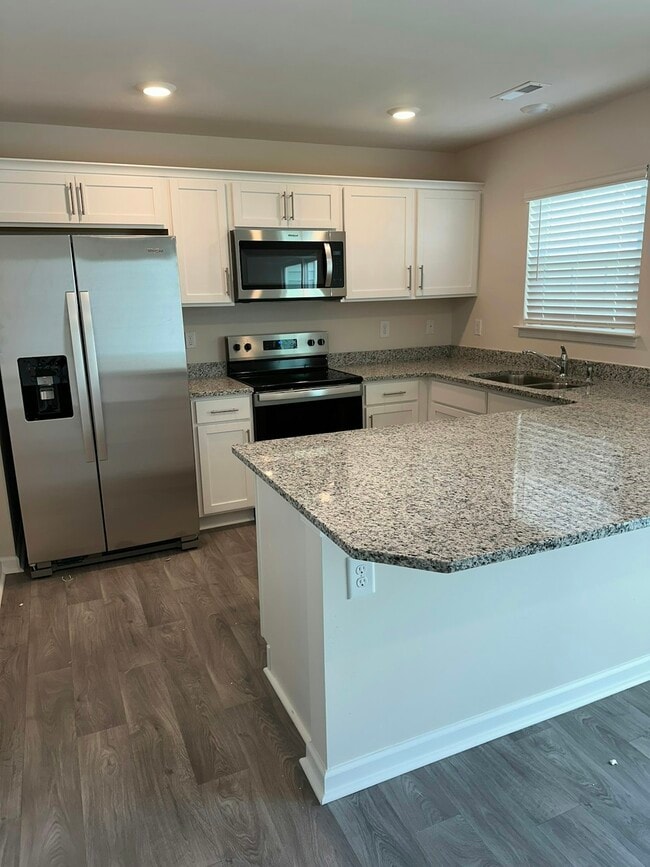 Building Photo - 4101 Laurel Rdg Dr