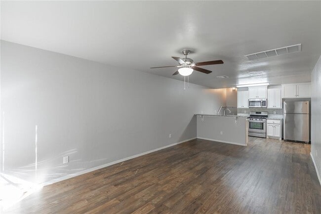 Building Photo - 2132 Buena Vida Ln