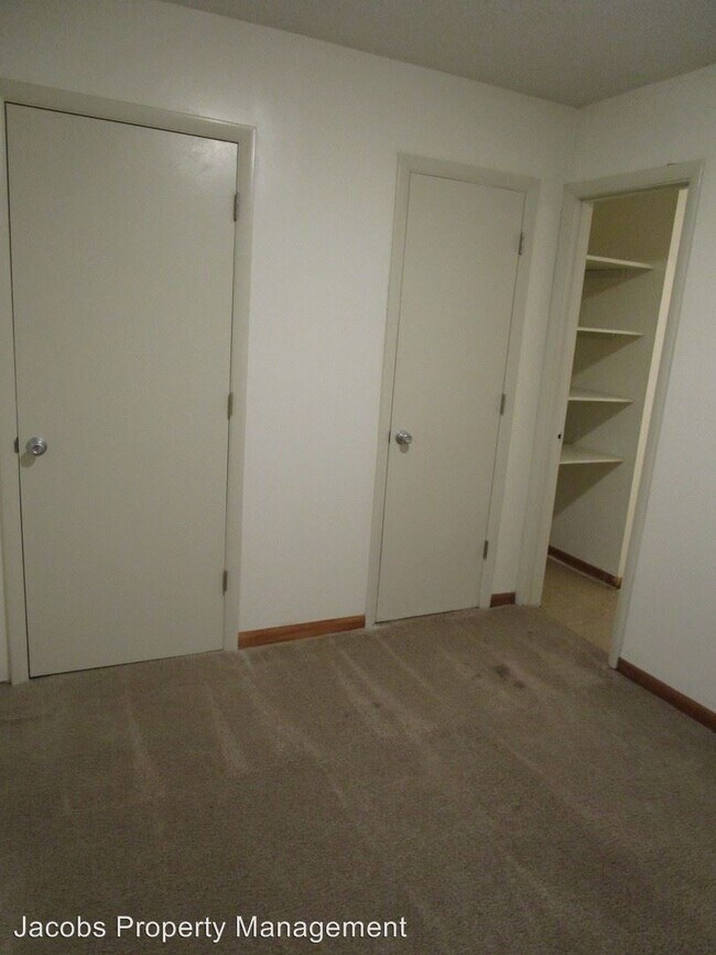 Building Photo - 6180 Circle Dr