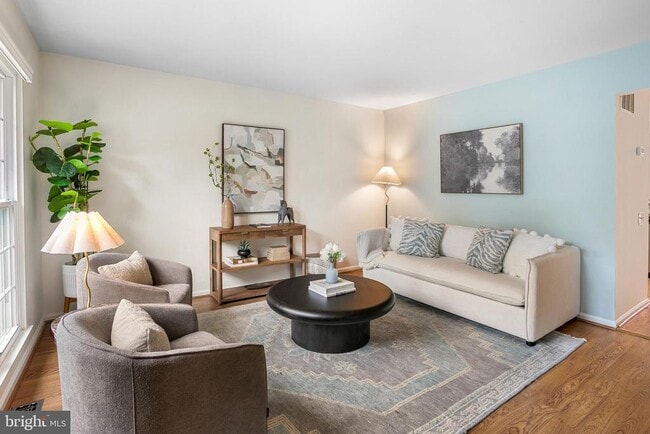 Building Photo - 6542 Cypress Point Rd