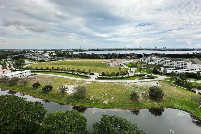 Building Photo - 2480 Presidential Way