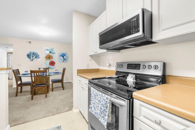 Building Photo - TWO BEDROOM CONDOMINIUM IN THE HIGHLANDS A...