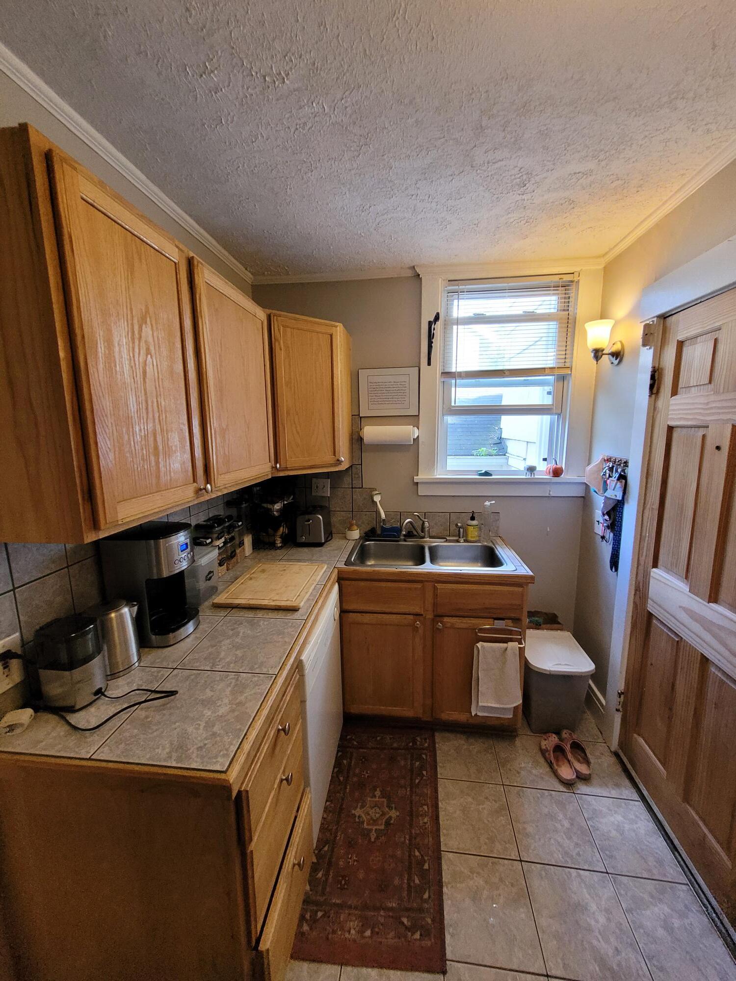 Building Photo - 88 Luzerne St