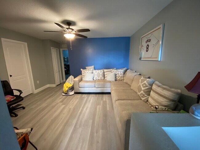 Building Photo - 2910 Clarabelle Ct