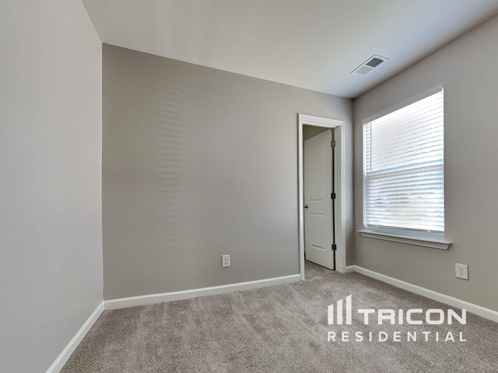 Building Photo - 316 Meadow Vista Ln