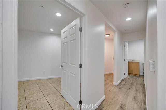 Building Photo - 10163 Petit Ave
