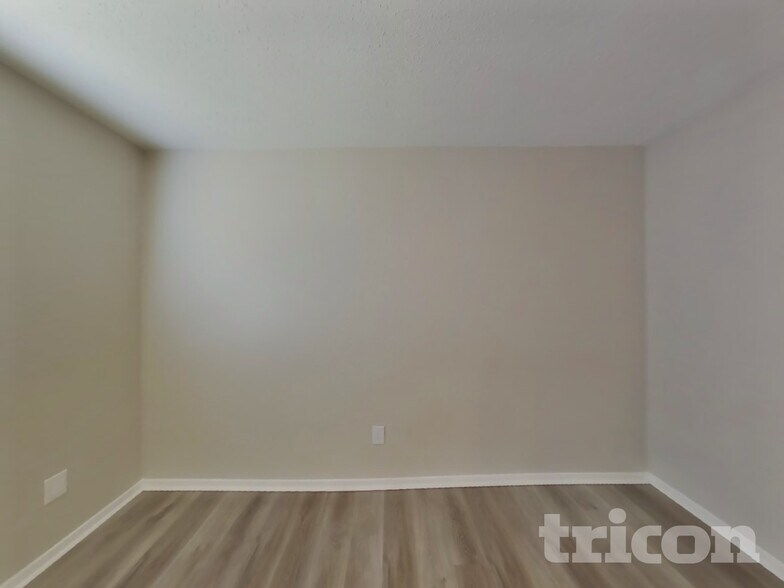 Building Photo - 725 Villa Ridge Dr