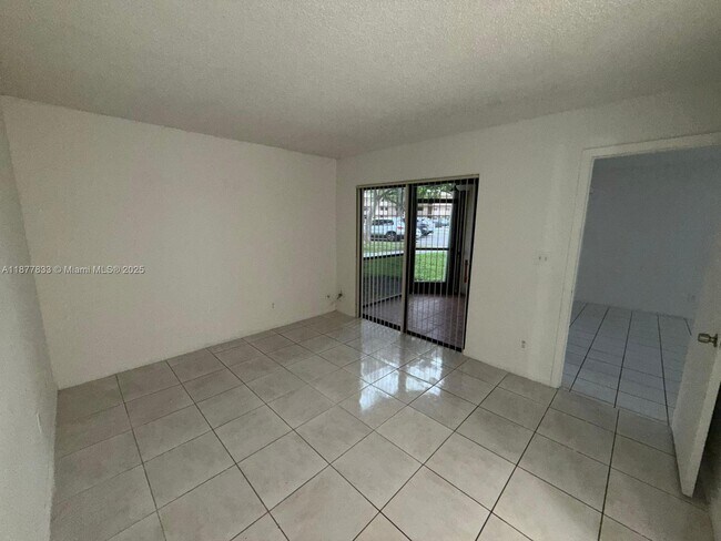 Building Photo - 3396 Foxcroft Rd