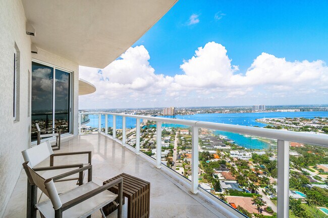 Building Photo - 2700 N Ocean Dr