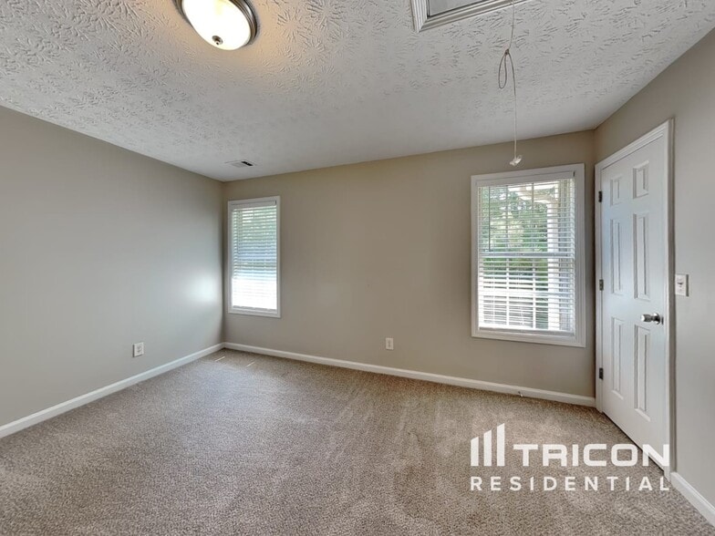 Building Photo - 3792 Fryeburg Pl
