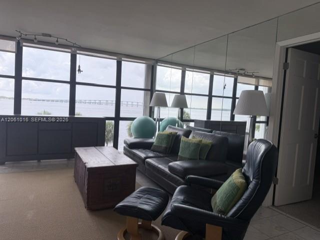 Building Photo - 1440 Brickell Bay Dr