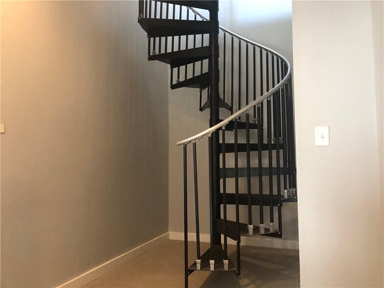 Building Photo - 238 Walker St SW