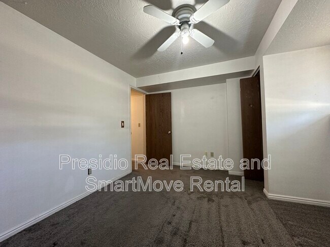Building Photo - 1034 3350 N