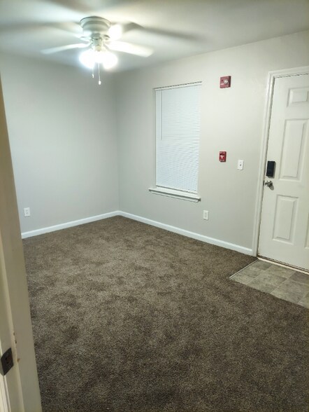 Building Photo - 1329 Nylic St