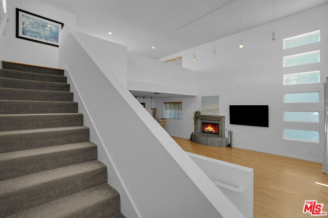 Building Photo - 120 Fleet St