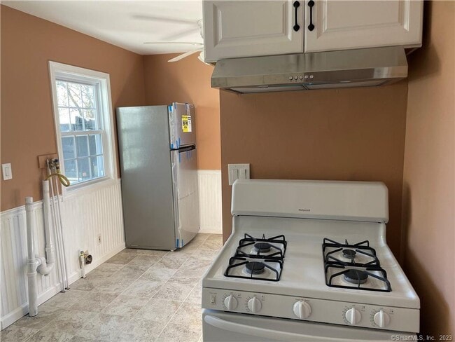 Building Photo - 213 Larkin Ct