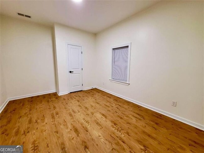 Building Photo - 1834 Walker St