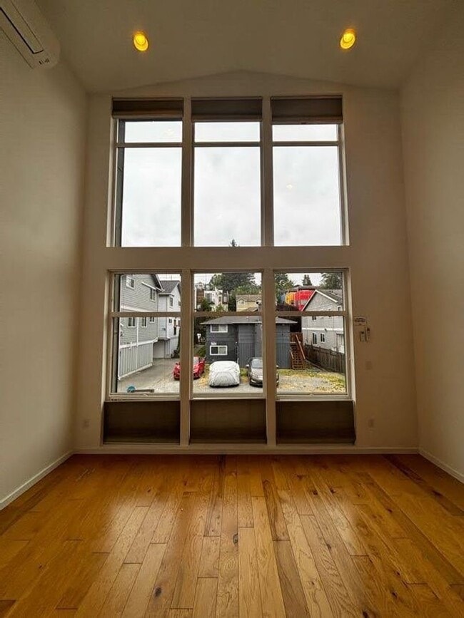 Building Photo - Modern Townhome For Lease Near Columbia City | 2 Bed | 2.5 Bath | A/C | Covered Parking