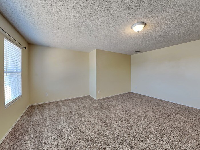 Building Photo - 2310 Graystone Dr