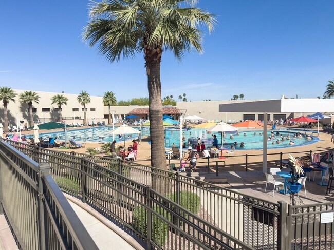 Building Photo - 3Bed/3Bath Home in 55+ Age Restricted Community in Sun City! Move-In Ready on 06/04/2026! -- FULL...