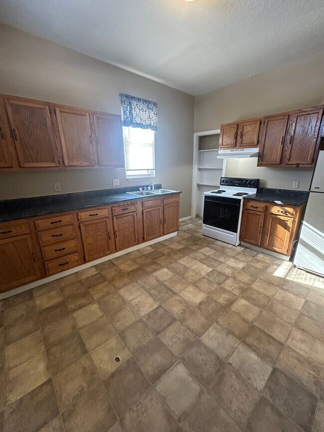 Building Photo - New Listing!!!