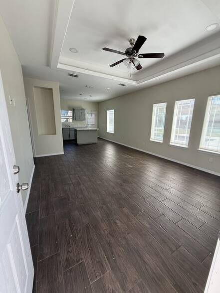 Entrance - 1008 Calle Naranja