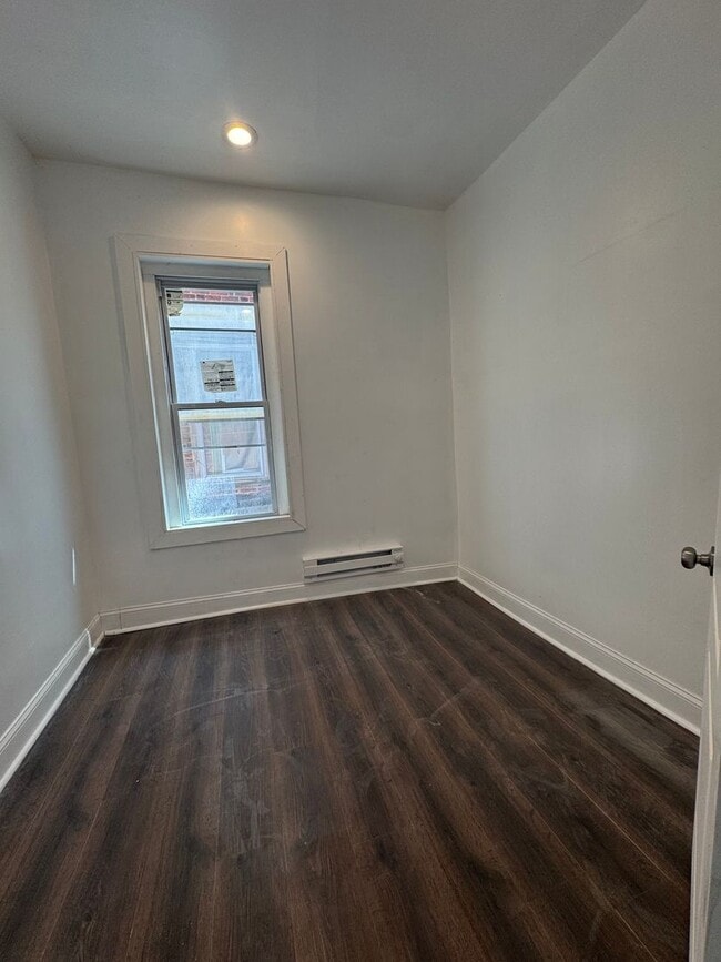 Building Photo - 4133 Pennsgrove St