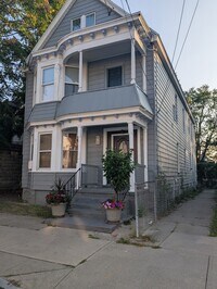 Building Photo - Victory apartments