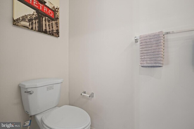 Building Photo - 12 Popes Creek Ln