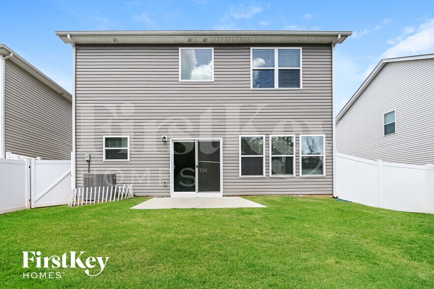 Building Photo - 9317 Sloan Forest Dr