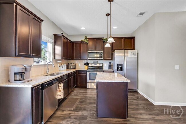 Building Photo - 1596 Longleaf Ct