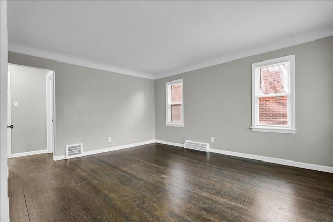 Building Photo - 11235 Portlance Ave