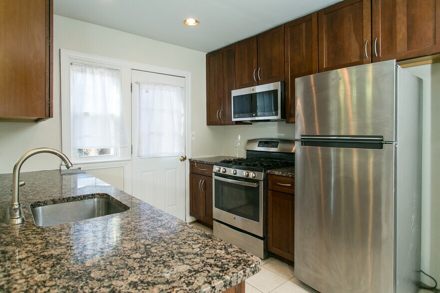 Building Photo - 1715 Glen Ridge Road