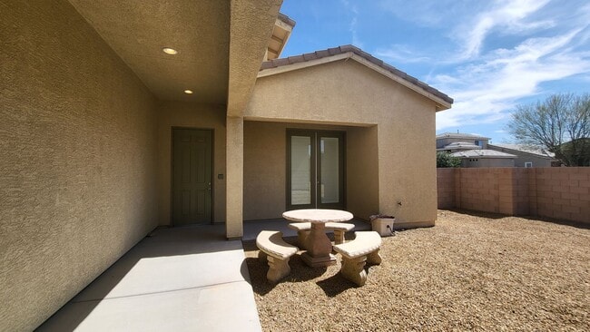Building Photo - 5 bedroom, 4 bathroom home with a Casita