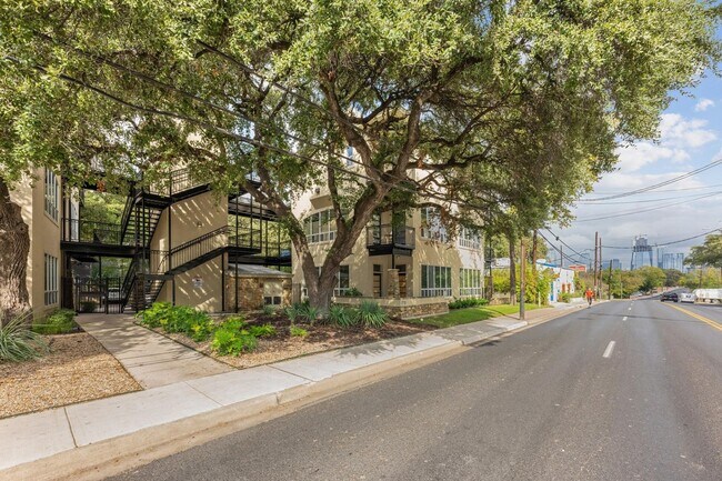 Building Photo - Stunning Condo For Lease off South 1st ST ...