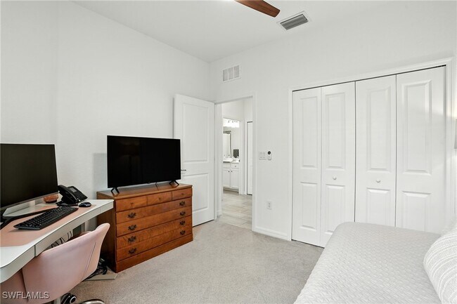 Building Photo - 1676 Alameda Dr