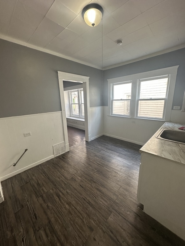 Building Photo - 8325 Tioga Ave