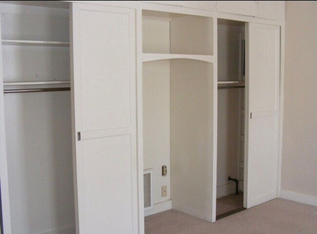 Building Photo - Bright 1-Bedroom Apartment Near Purdue on Bus Route