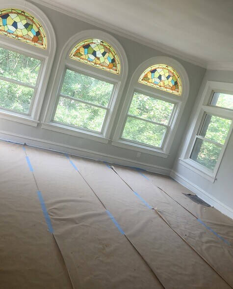 Front room - 7731 S Yates Blvd
