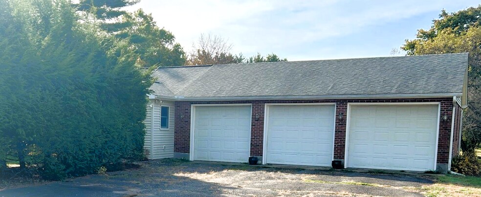 Building Photo - 39 Jackson St