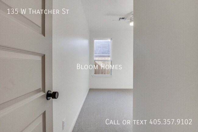 Building Photo - 135 W Thatcher St