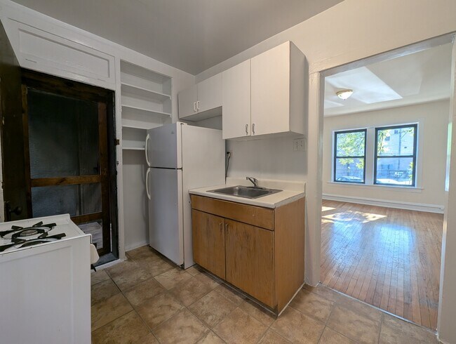 Building Photo - 2706 N Spaulding Ave