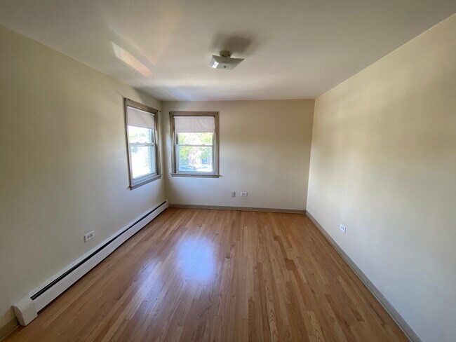 Building Photo - 6441 W Higgins Ave